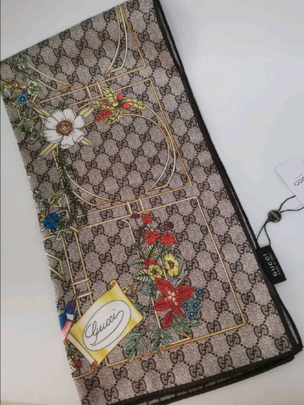 Pre-owned GUCCI Women's Arrival Print Scarf Versatile Shawl Fashion Accessory